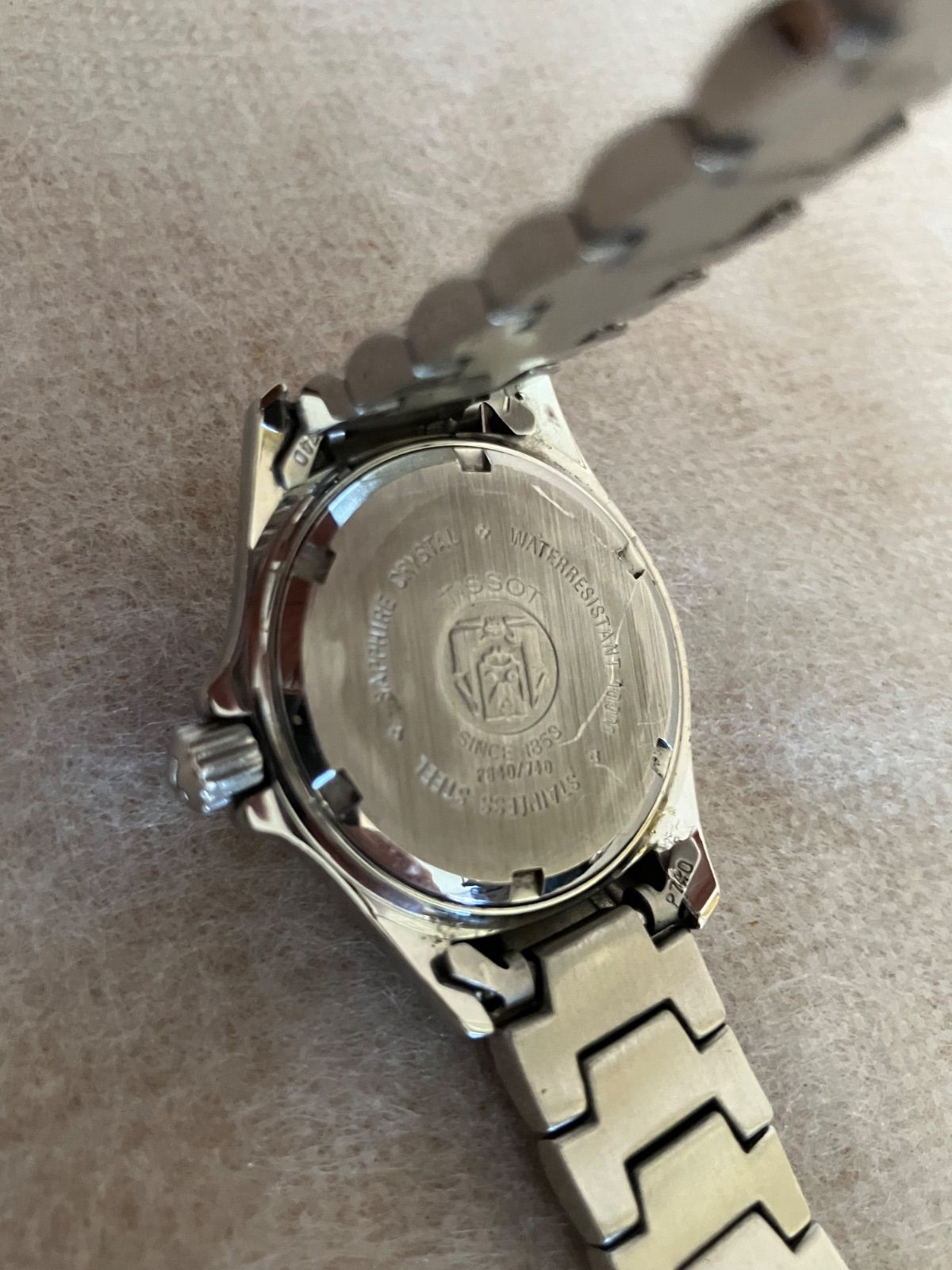 値下げ 稼働★TISSOT ピンク文字盤 3針 レディースQZ腕時計 電池新品 値下げ 稼働☆TISSOT ティソ 3針デイト ピンク文字盤 3針
