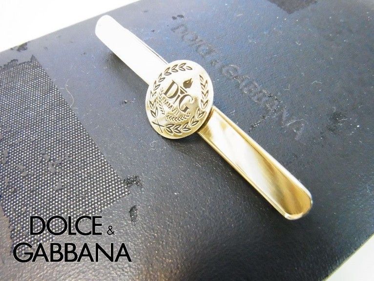 【未使用に近い】DOLCE&GABBANA ネクタイピン　ゴールド　限定品 未使用に近い】DOLCE&GABBANA ネクタイピン ゴールド 限定品