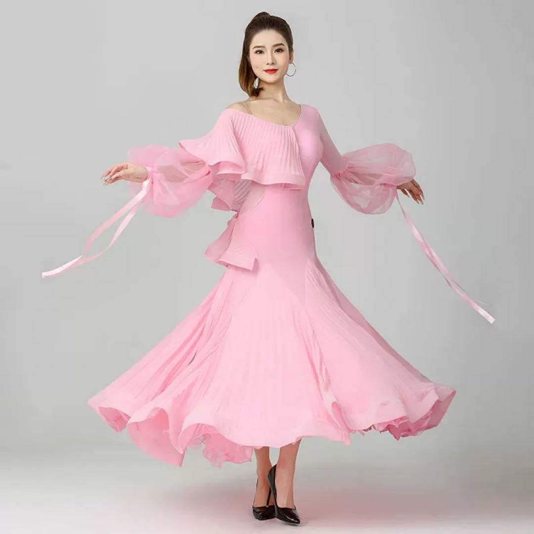 デモや競技会、ダンスパーティーにオススメ✨フロート付きスタンダードドレス❤️ 新品未使用 デモや競技会、ダンスパーティーにオススメ フロート付き