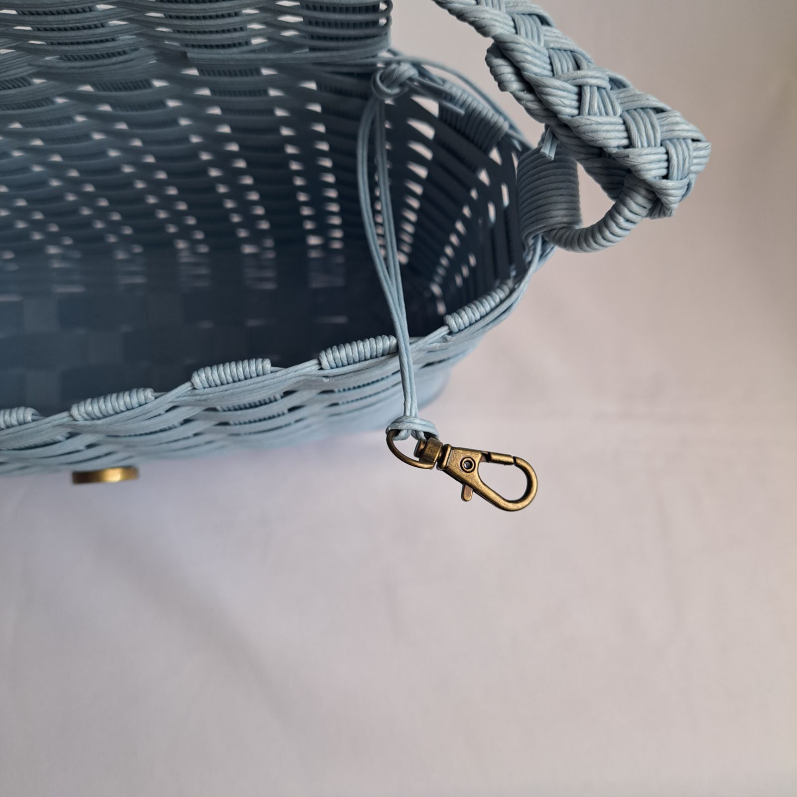 クラフトバンド　バッグ　　　ハンドメイド　ショルダー クラフトバンドで作る 花結びとノット編みのショルダーバッグ