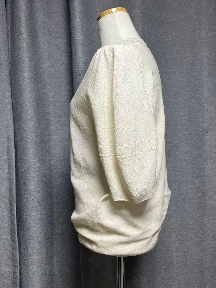 アイボリー ニット