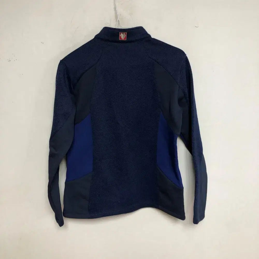 韓国発★新品 BLACK YAK ブラックヤク スポーツウェア トップス M 韓国発☆新品 BLACK YAK ブラックヤク スポーツウェア トップス M