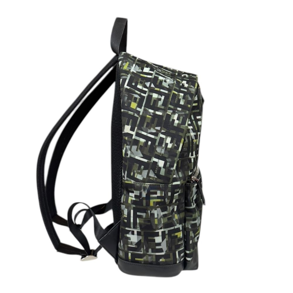 フェンディ カモフラージュ STAMPA CAMOUFF ズッカ リュック・デイパック ナイロン 7VZ042 メンズ FENDI  中古 フェンディ カモフラージュ STAMPA CAMOUFF ズッカ リュック