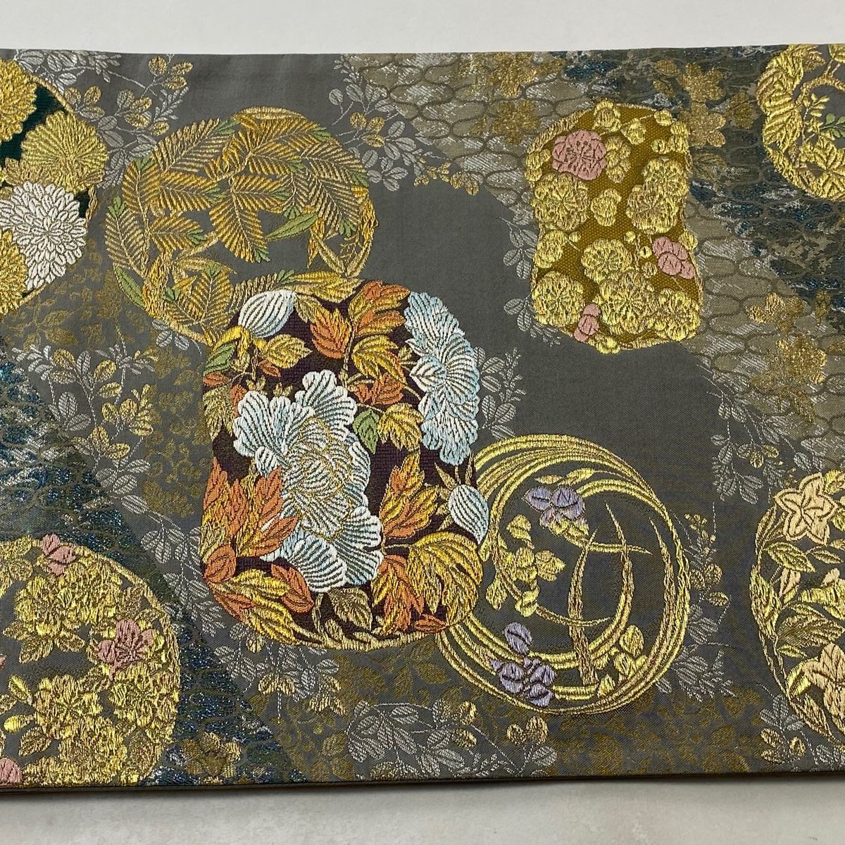 バイセル 着物 名品 袋帯 茶色 蒔絵花丸文 草花 箔 六通 正絹 ☆☆☆☆ 30%OFF 美品 袋帯 秀品 花籠 草花 箔 金糸 ベージュ 六通 正絹 K30
