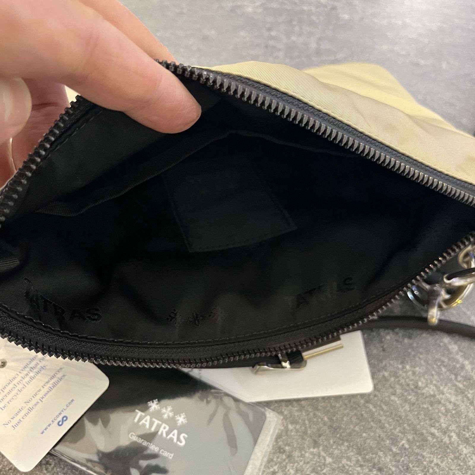 国内正規品 TATRAS(タトラス) ショルダーバッグ バッグ サコッシュ 