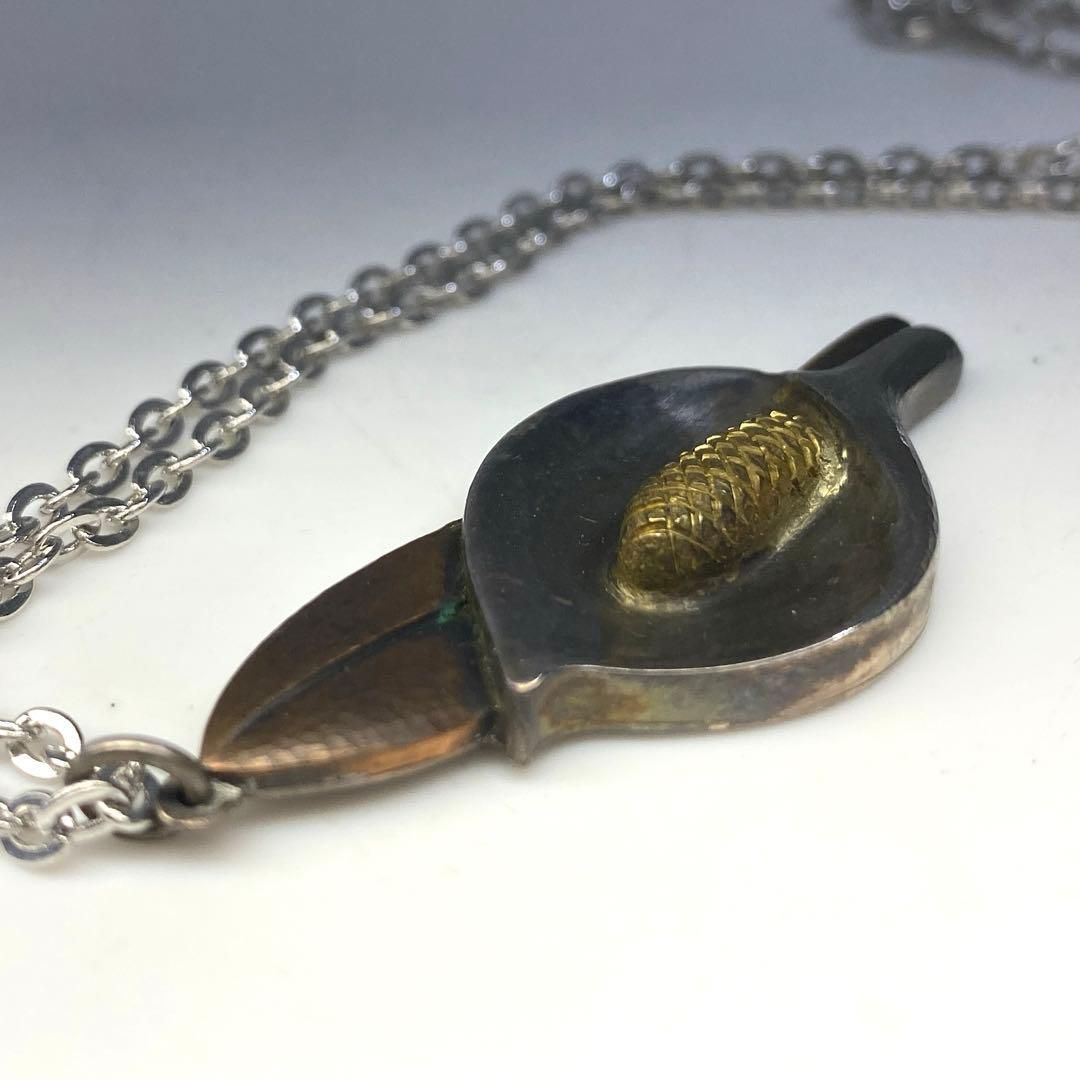 在銘　純銀　水芭蕉ペンダント　共箱　19g  東Y6-0710☆2F 在銘 純銀 水芭蕉ペンダント 共箱 19g 東Y6-0710☆2F - メルカリ