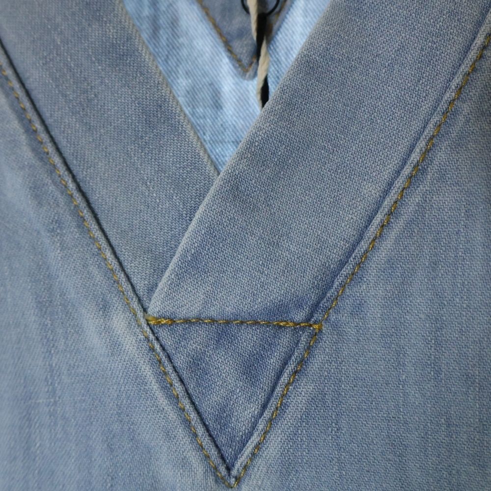 BOTTEGA VENETA (ボッテガヴェネタ) Bleached Light Denim V Neck  