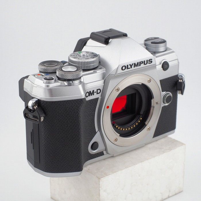 OM-D E-M5 シルバー 14-42mm EZ シルバー レンズセット ミラーレス