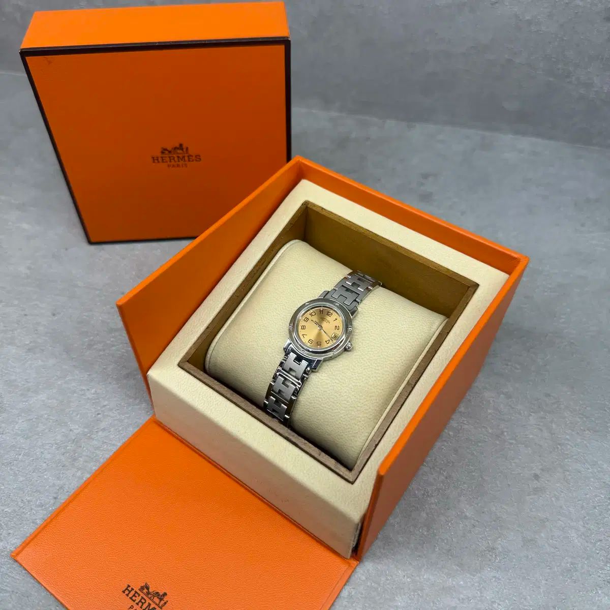 HERMES エルメス クリッパー 女性 時計 ピンクプレート