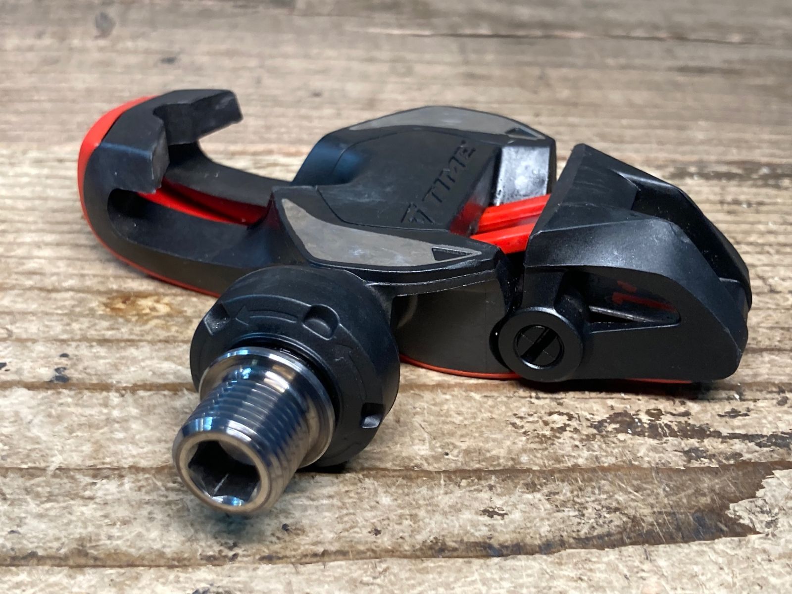 TITAN-CARBON ビンディングペダル