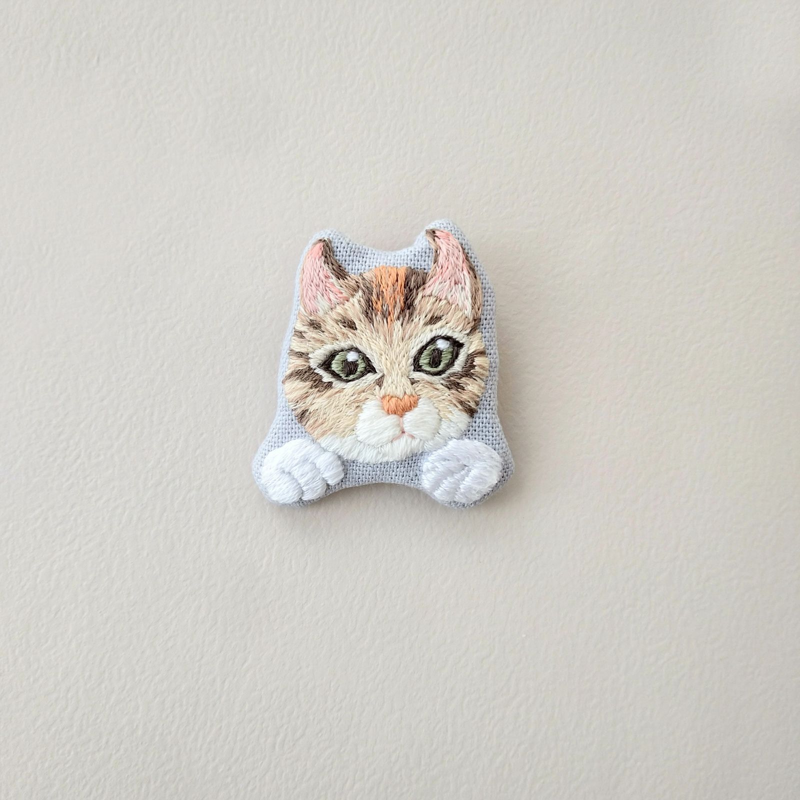 ストアー かわいいねこ♥️ ヘアゴム 刺繍ブローチ 北欧 雑貨 動物