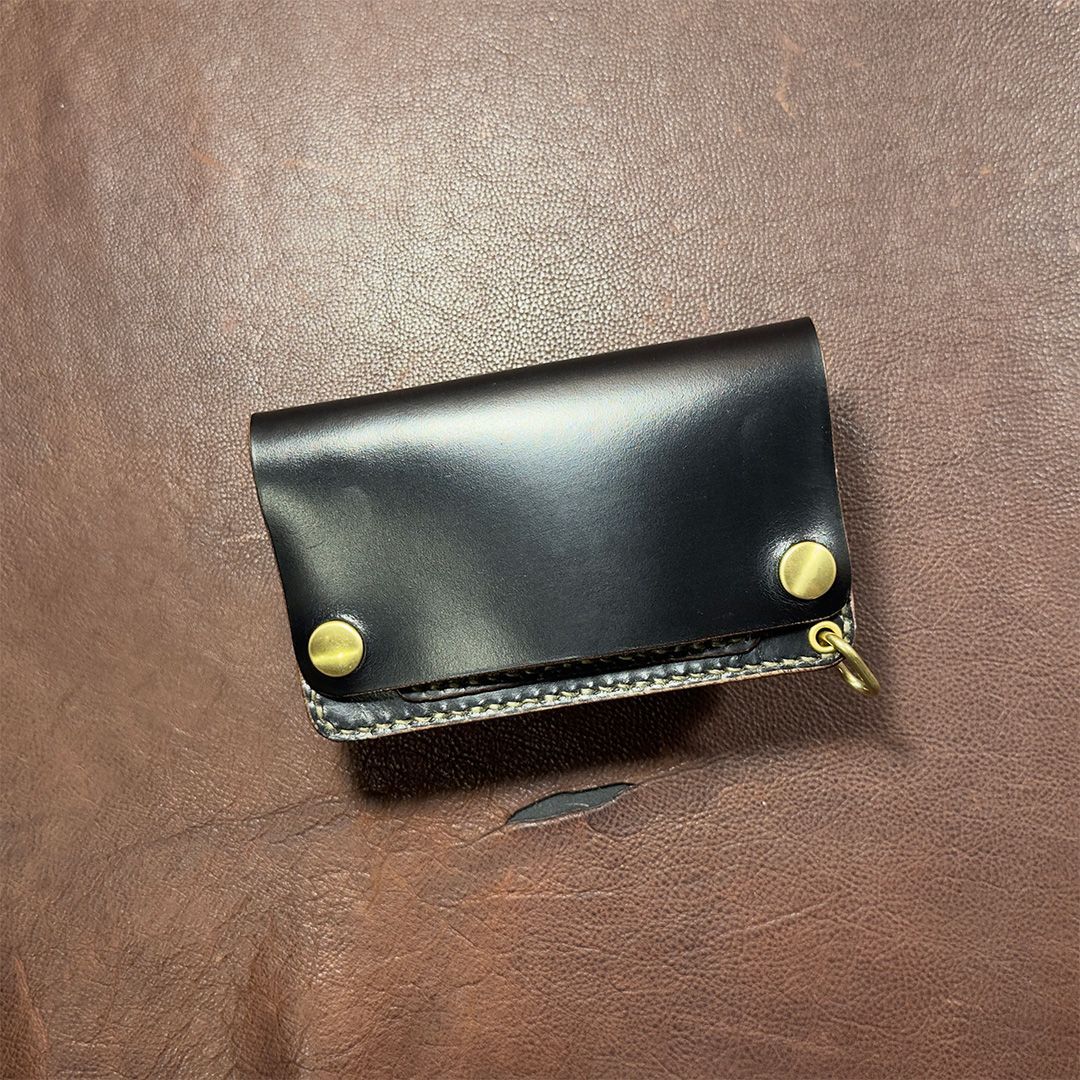 クロムエクセルレザー ブラック茶芯｜ミドルトラッカーウォレット