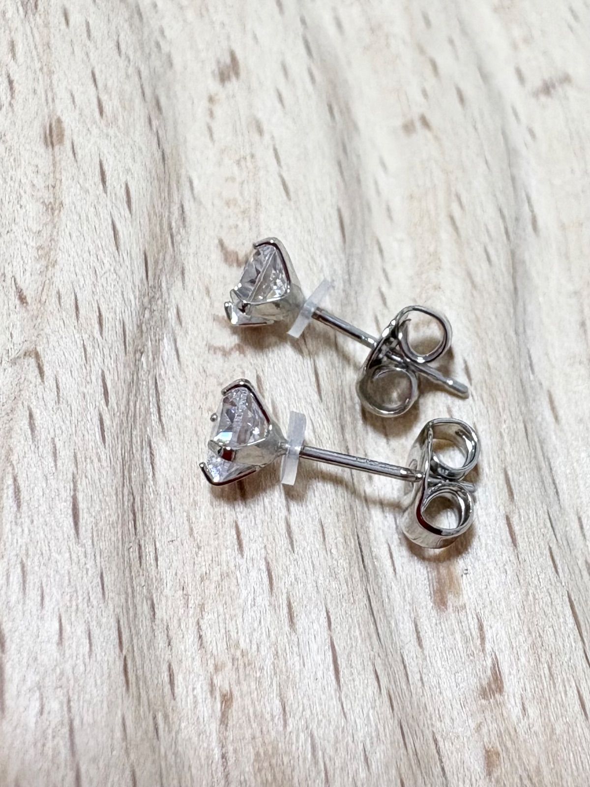 日本製 プラチナポスト ピアス 4mm キュービックジルコニア