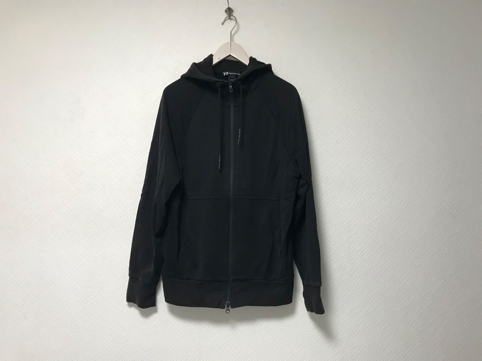 本物ワイスリーY-3ヨウジヤマモトアディダスコットンバックロゴプリントジップパーカースウェット長袖トレーナーメンズサーフミリタリーアメカジビジネススーツドレスストリートスケーターゴルフ黒ブラックS