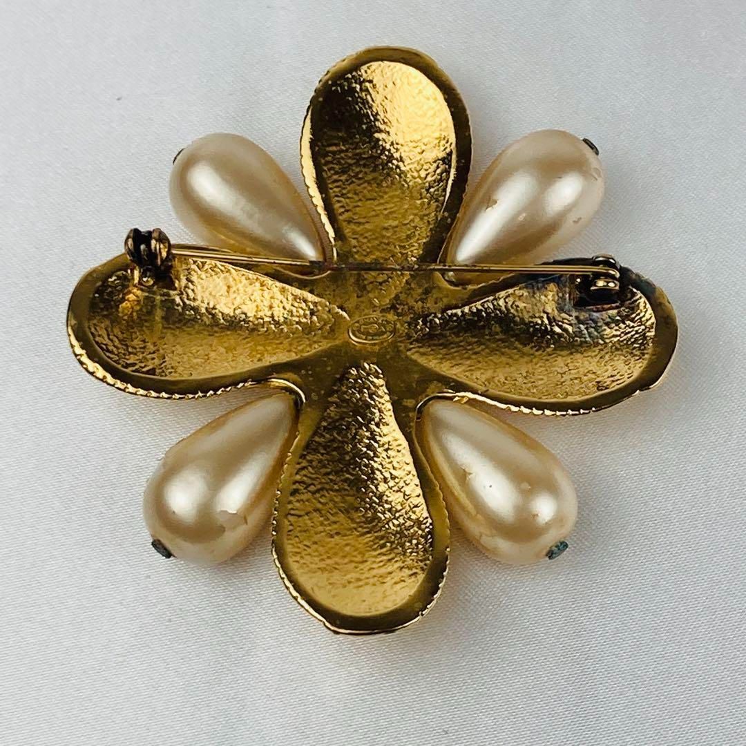 シャネル ココマーク フェイクパール ブローチ フラワーモチーフ