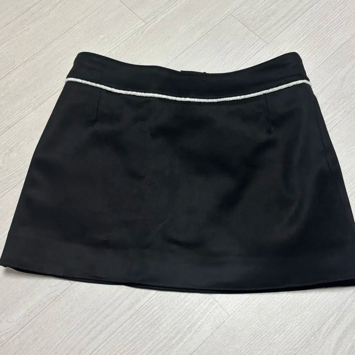 GLOWNY グロウニー ジェイドン スウェード スカート ブラック