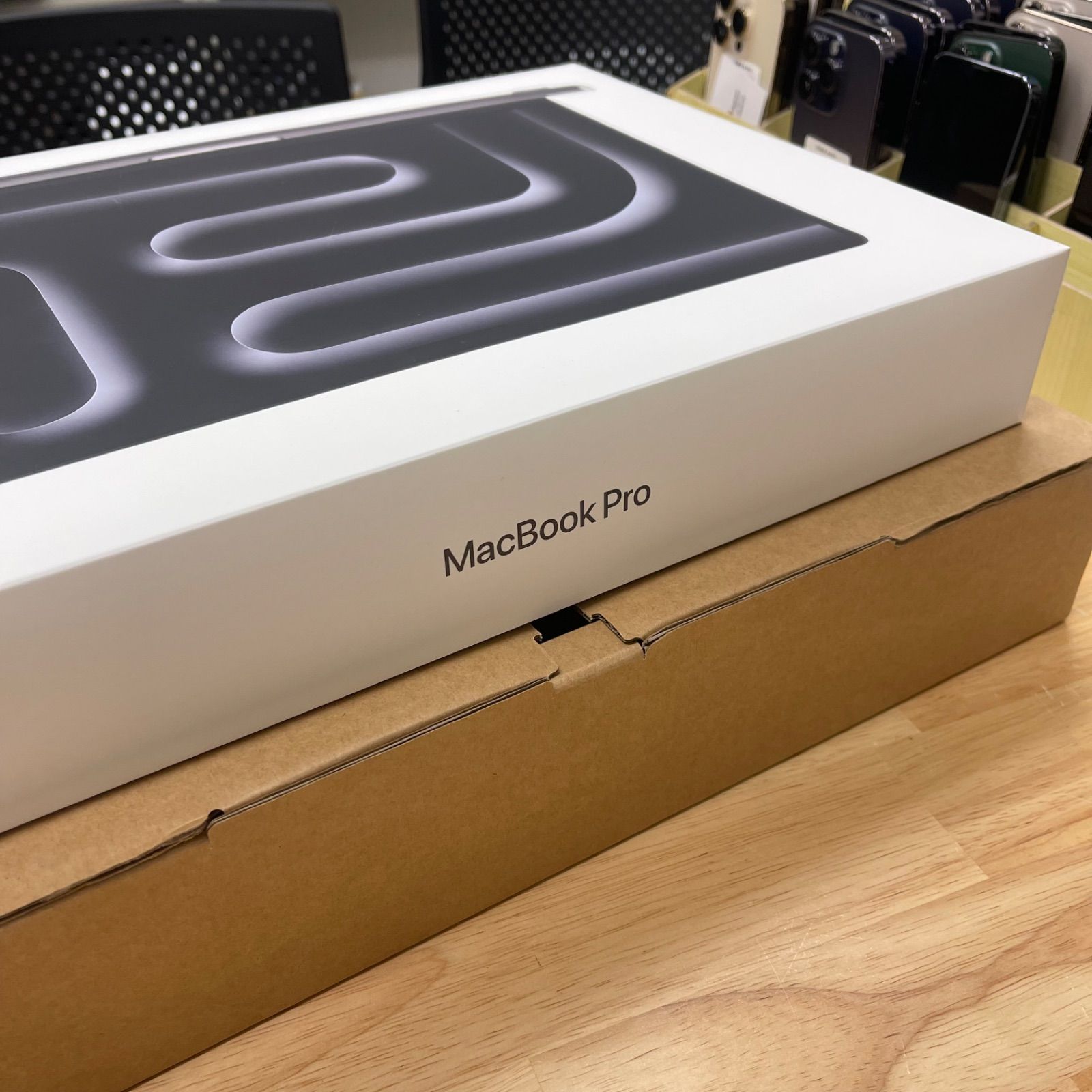 新品、未開封 MacBook Pro 16インチ M4Pro チップ 48GB SSD