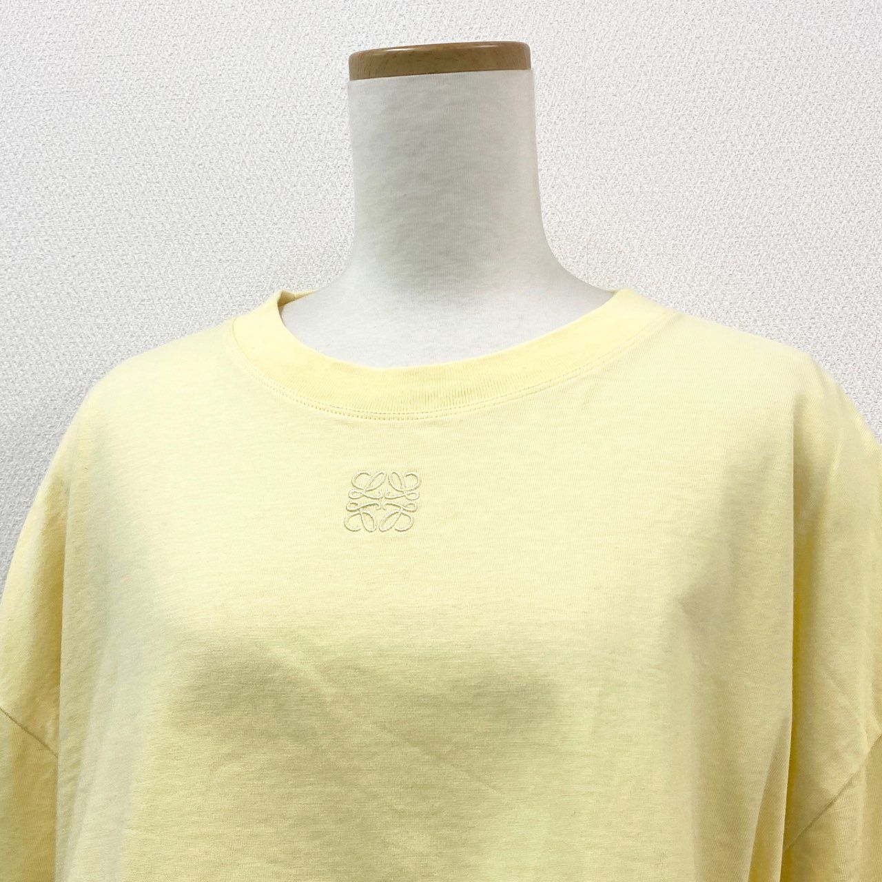 56l18 《美品》 LOEWE ロエベ アナグラム刺繍 クロップドTシャツ S