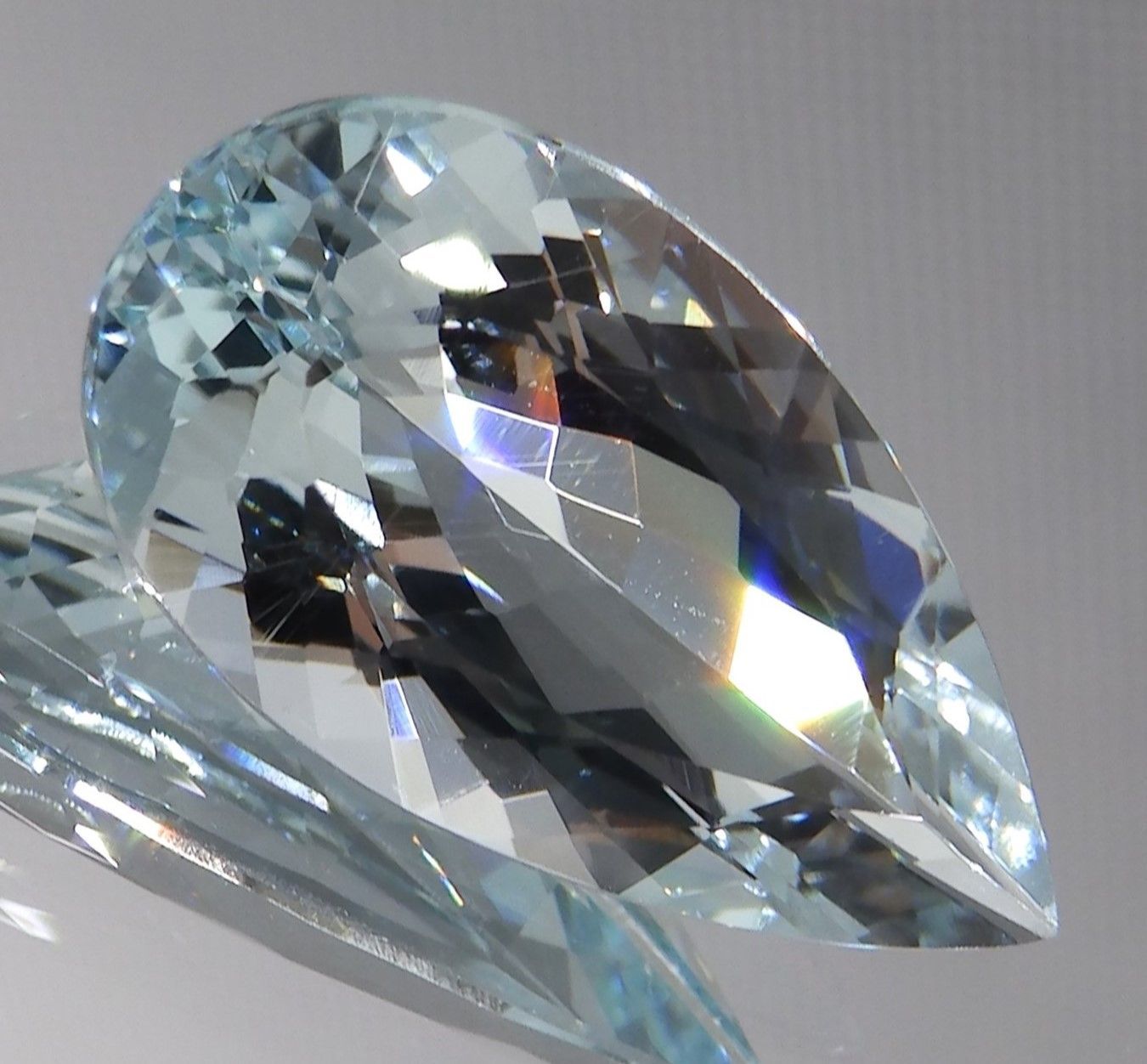 天然アクアマリンのルース【9.32ct】
