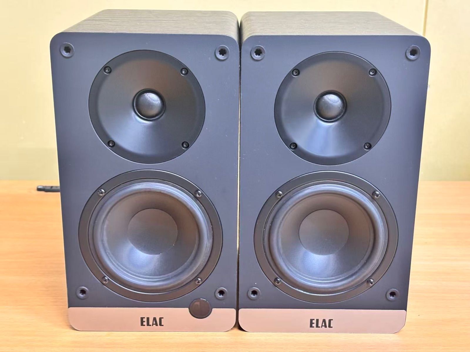 展示 ELAC