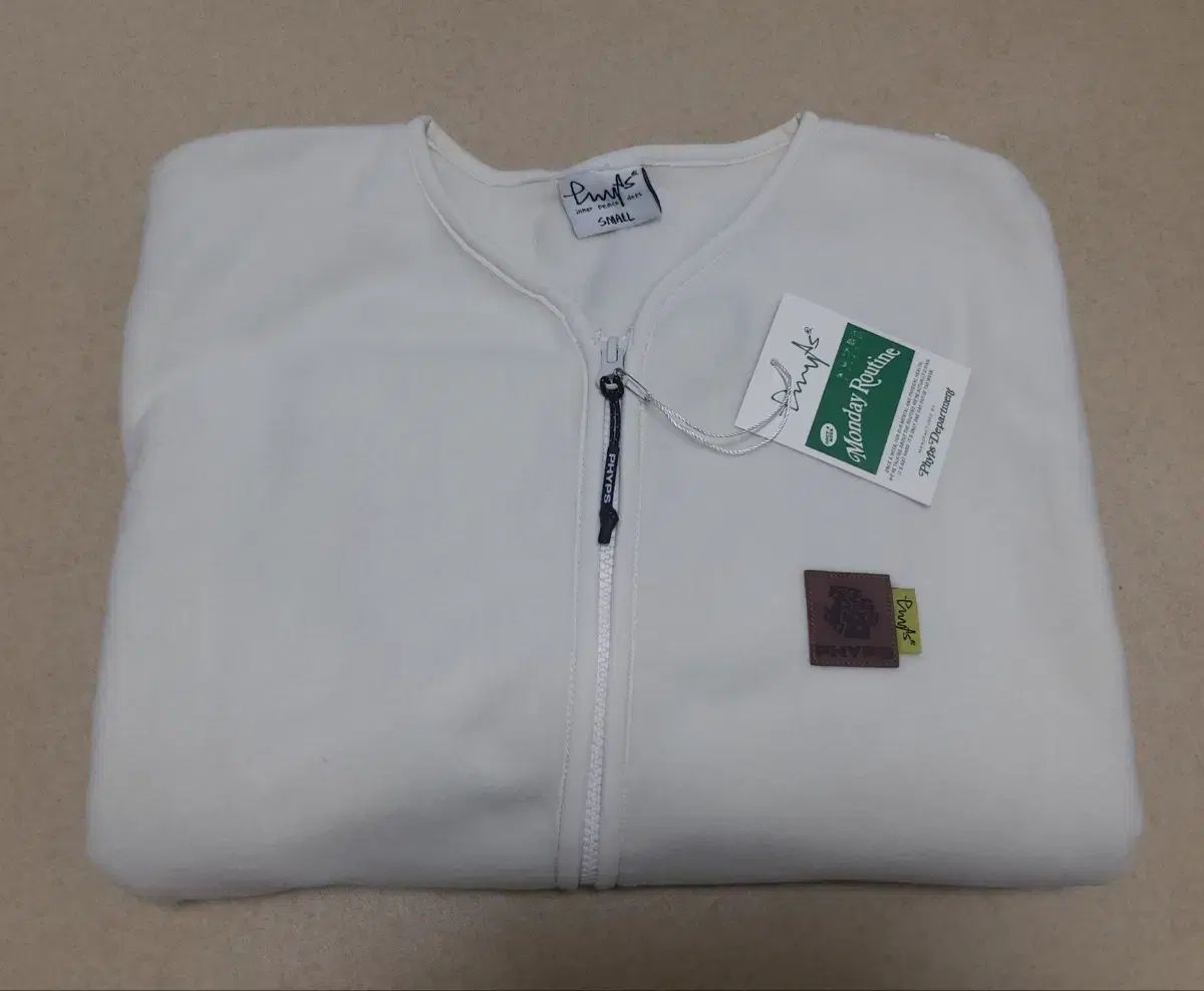 フィジカル PHYSICAL EDUCATION DEPARTMENT フリース 新品