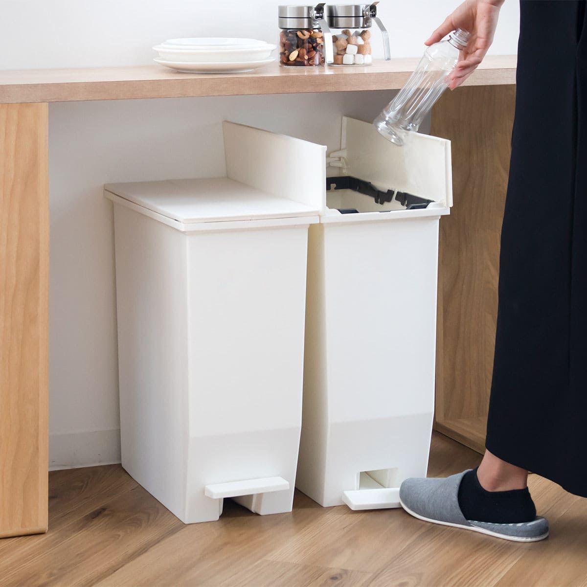 SOLOW ソロウ ペダル式 ゴミ箱 35L ダストボックス 3個セット まとめ SOLOW ソロウ ペダル式 ゴミ箱 35L ダストボックス 3個セット まとめ