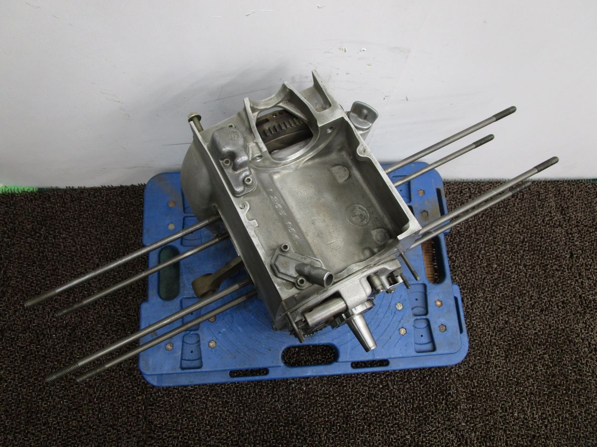 BMW R80 7 エンジン腰下 クランクケース A5385 キャブ車 ツインサス R80 BRIGHTFACE_UK