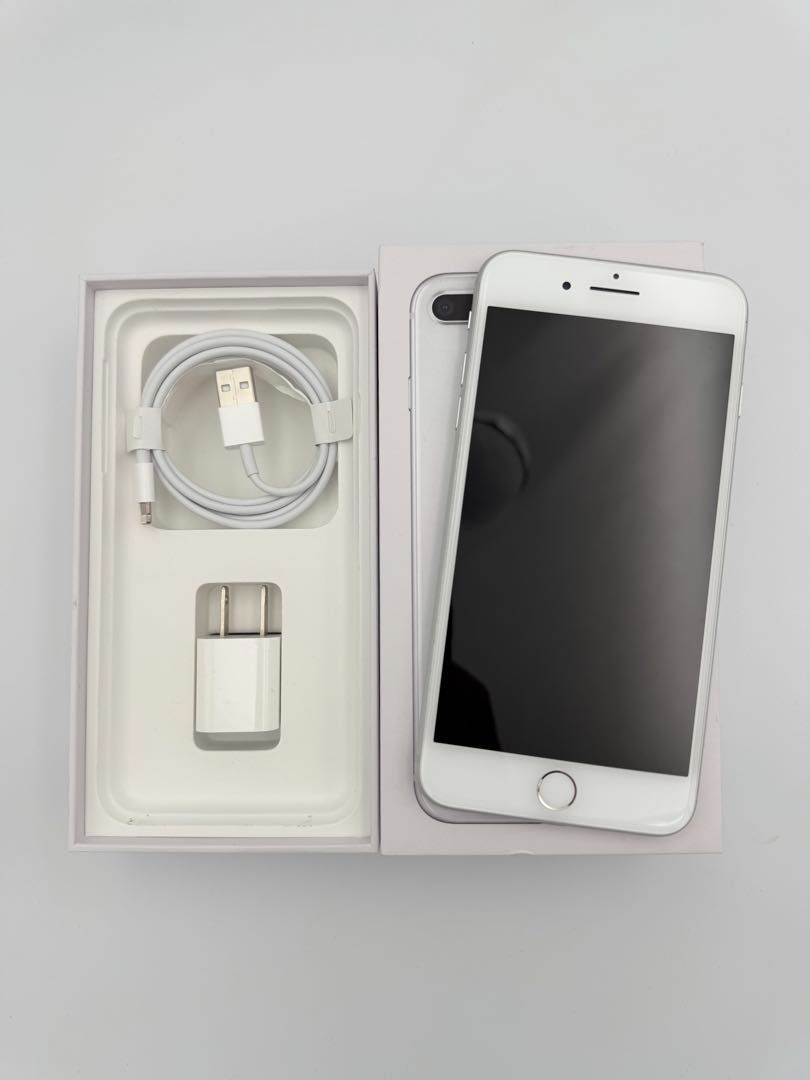 美品】iPhone 8 Plus 64GB Silver SIMフリー 83%