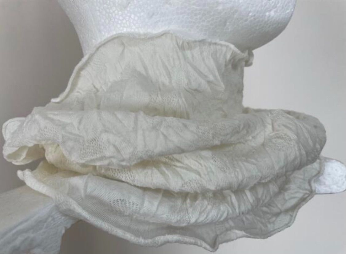 ホワイトドット&クシクシュシングルウェーブ手作りネックウォーマー  