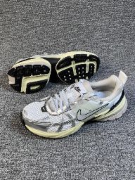 新品　NIKE W V2K RUN ホワイト シルバー