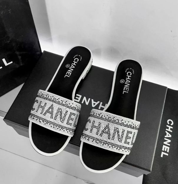 CHANEL ドリルスリッパ