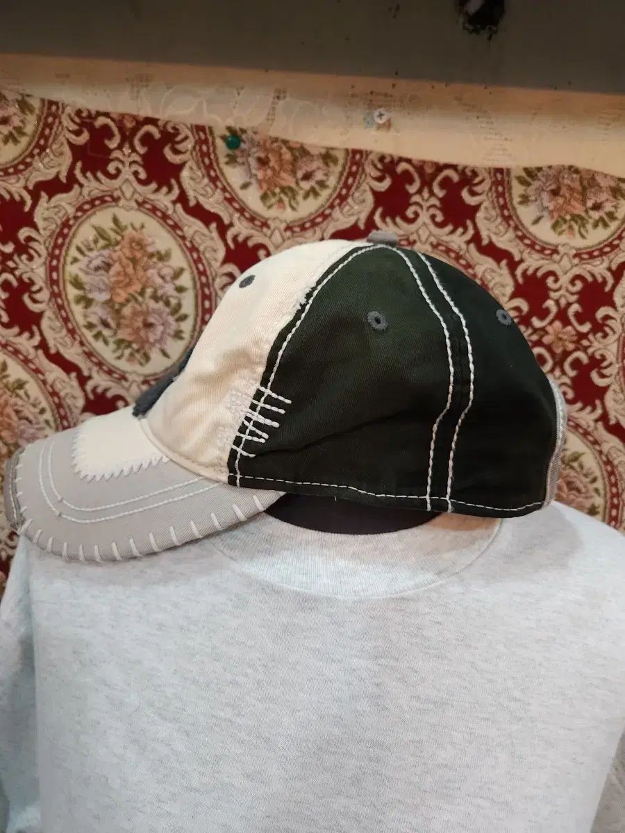 大きな刺繍ロゴ パッチワーク