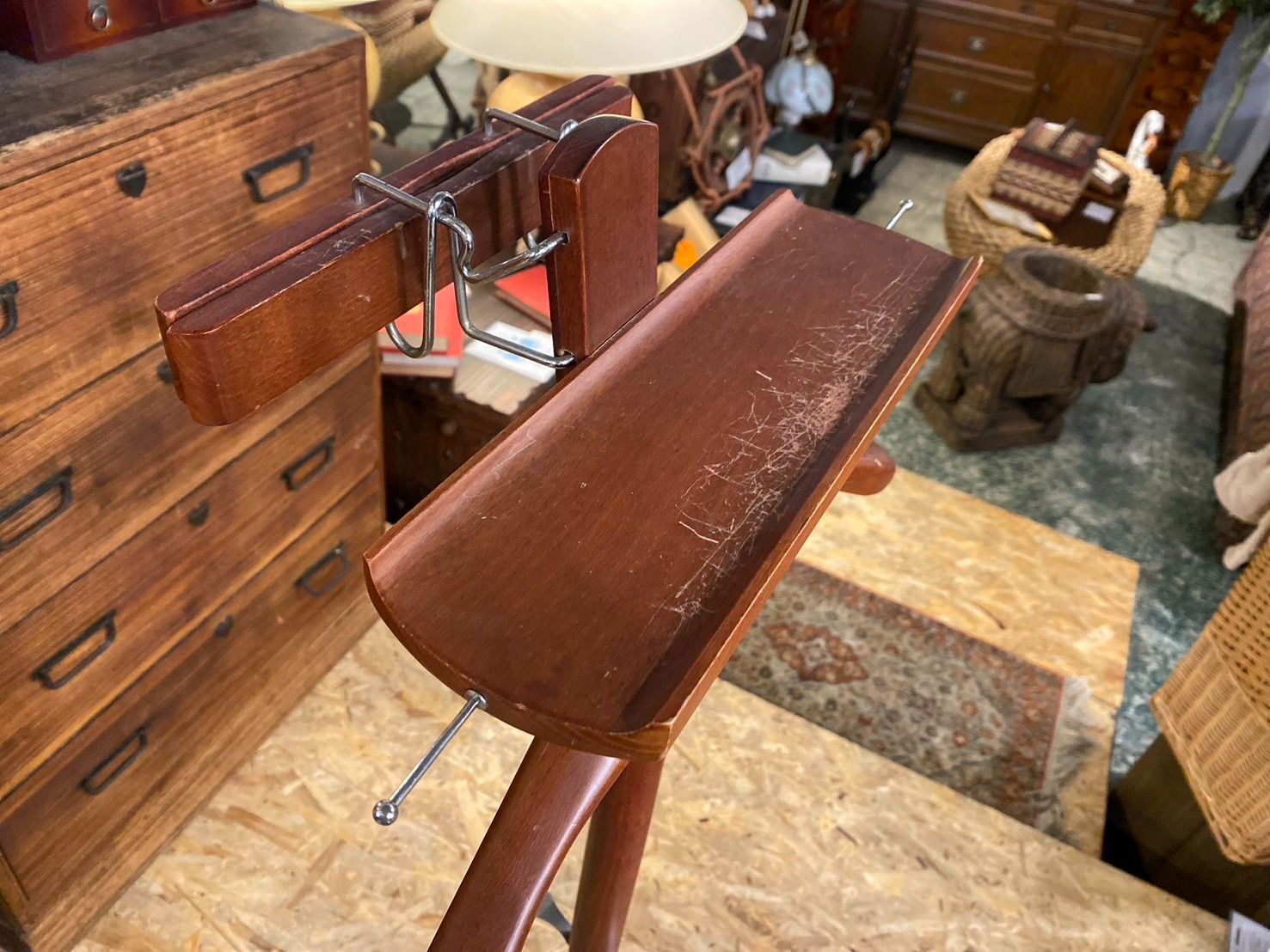 ウッドスーツハンガー ラック ブラウン○E073A072 - メルカリ