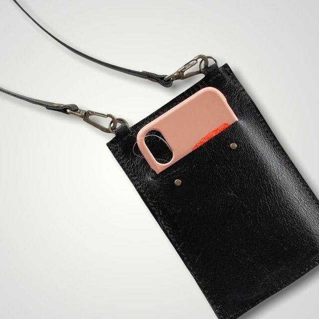 【SALE】レザースマホショルダー／ブラック／1点物 革ハンドメイド