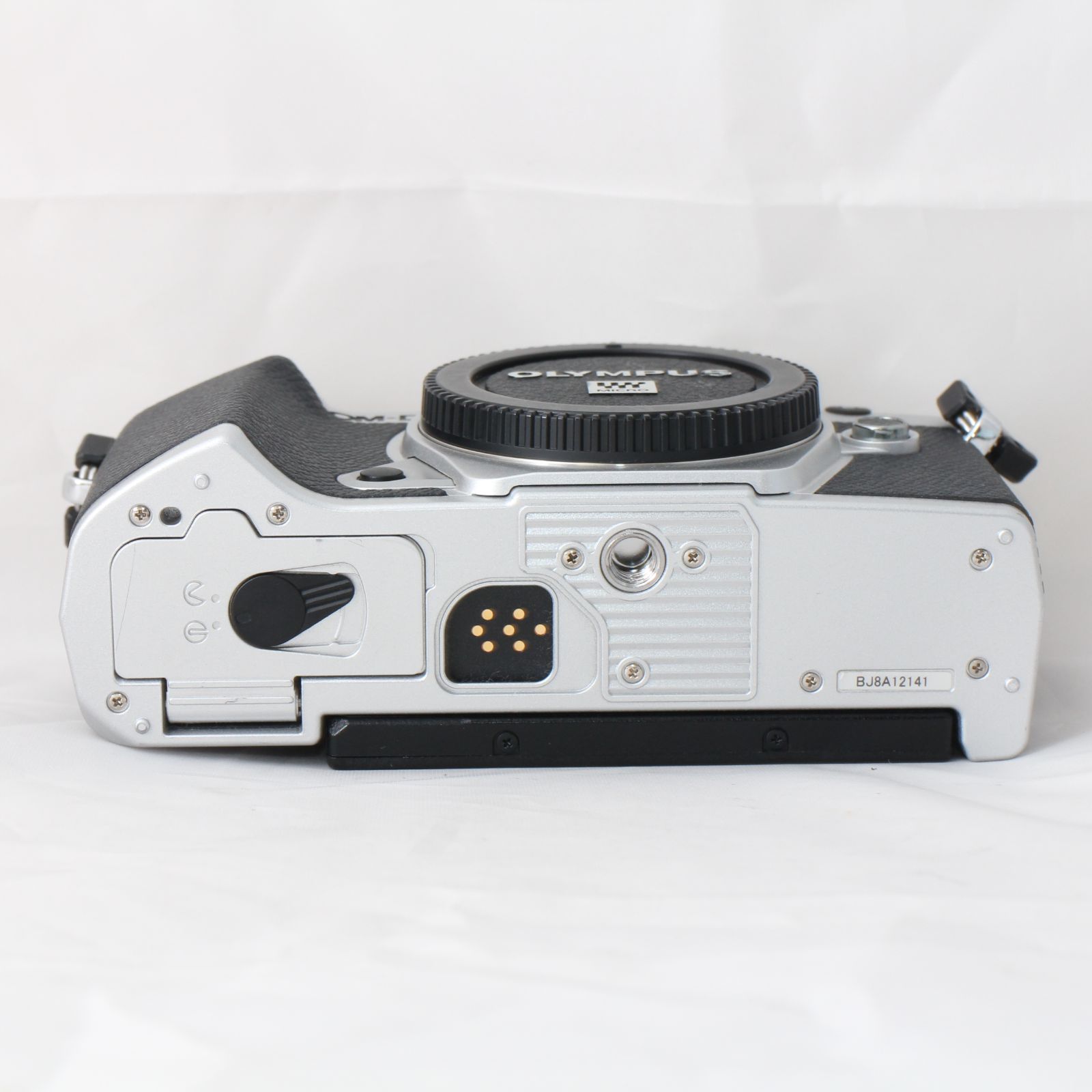 OLYMPUS - 新品 オリンパス E-M5 MarkⅢ ボディ シルバー Amazon | OLYMPUS OM-D E-M5 Mark III ボディ シルバー