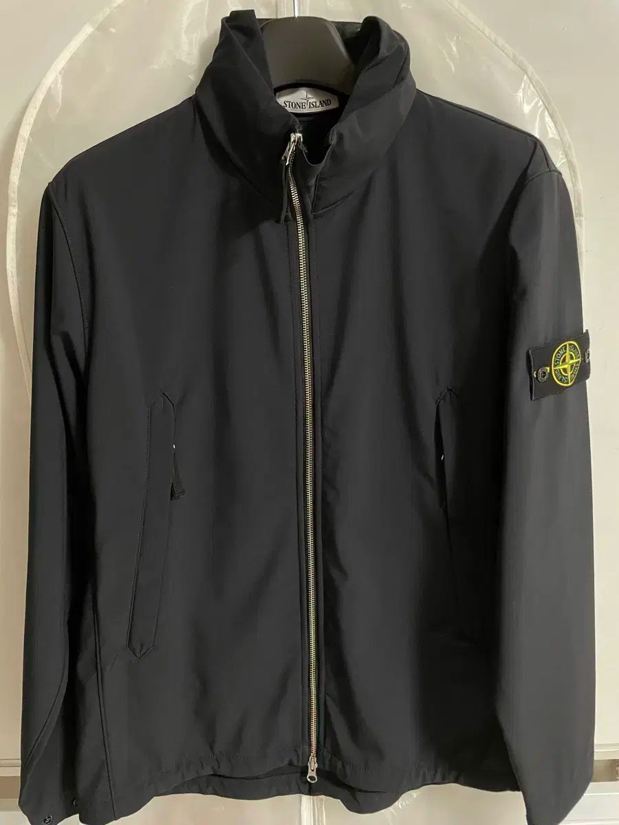 ストーンアイランド ウィンドブレーカー Stone Island コンパスバッジ ウインドブレーカー | ブラック