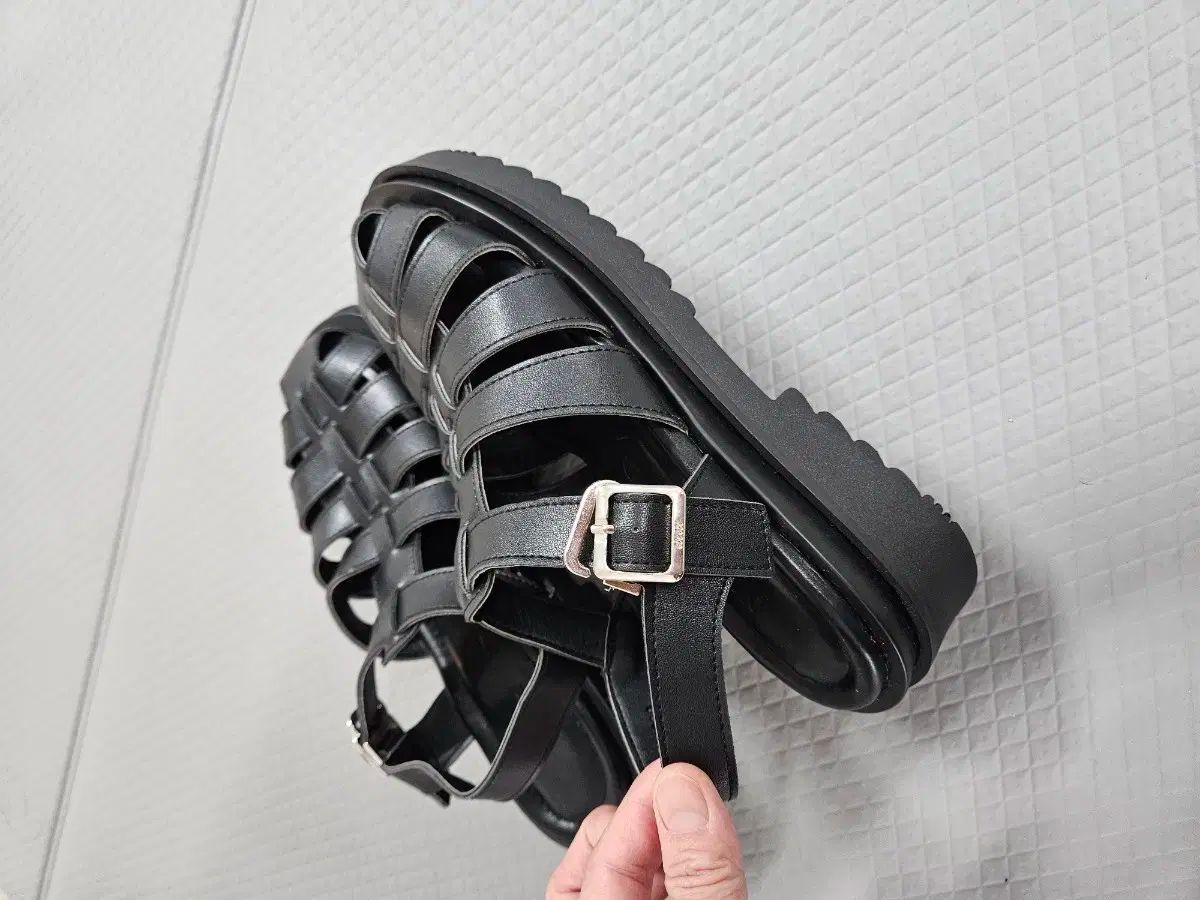 フィッシャーマン サンダル