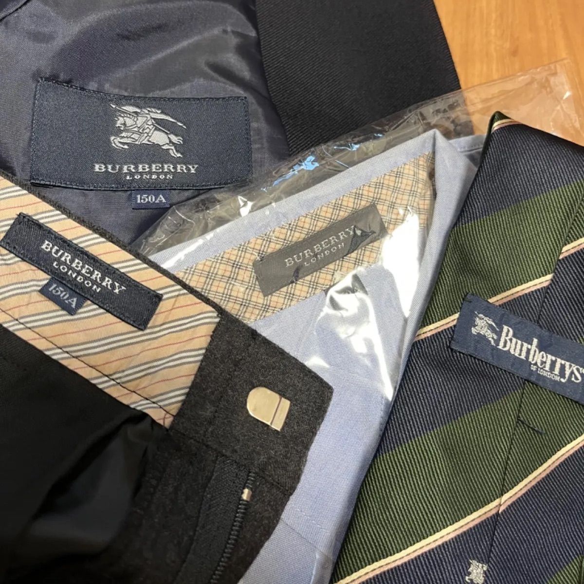 BURBERRY フォーマルスーツ4点セット 150cm 卒業式、面接、結婚式 