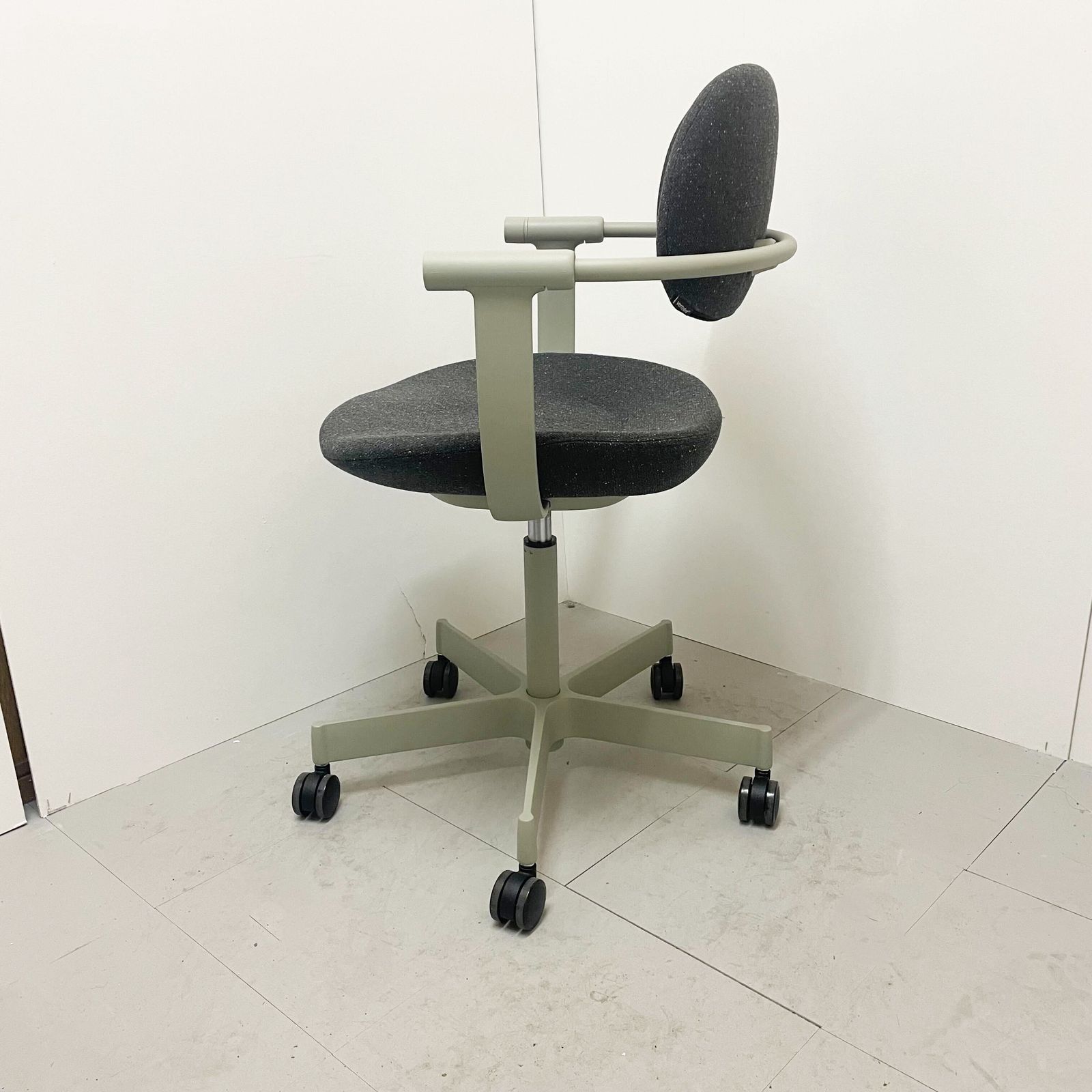 【中古 S(美品)】vertebra03(バーテブラ03) KG-825CDM-L4L2【＊使用期間：2週間程度＊】 中古 S(美品)】KG825CDM1-L4Y2 | イトーキ vertebra03 オフィス