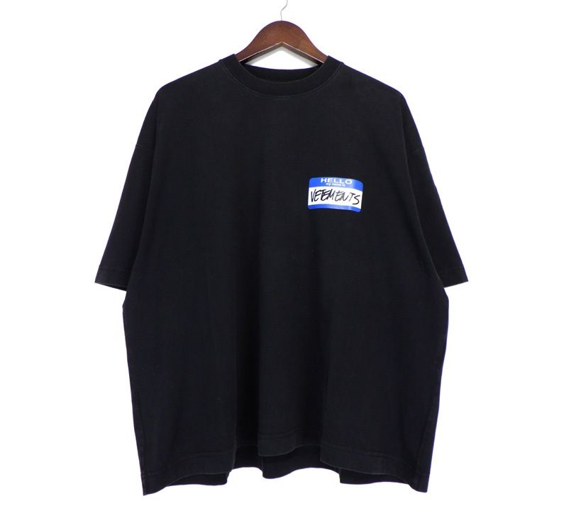 ヴェトモン VETEMENTS 【 UA66TR710B MY NAME STICKER CROPPED