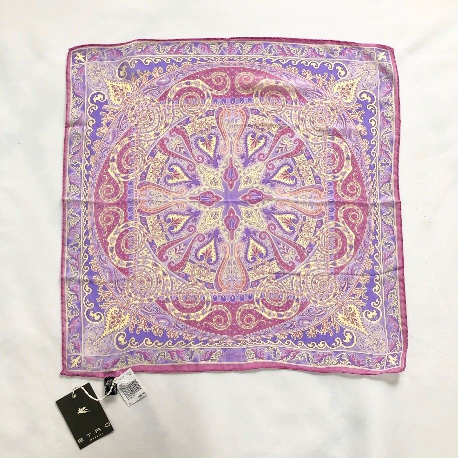 エトロスカーフ未使用タグ付きシルク100%ピンク系ペイズリー柄とエトロ紙袋新品 エトロスカーフ未使用タグ付きシルク100%ピンク系ペイズリー柄と