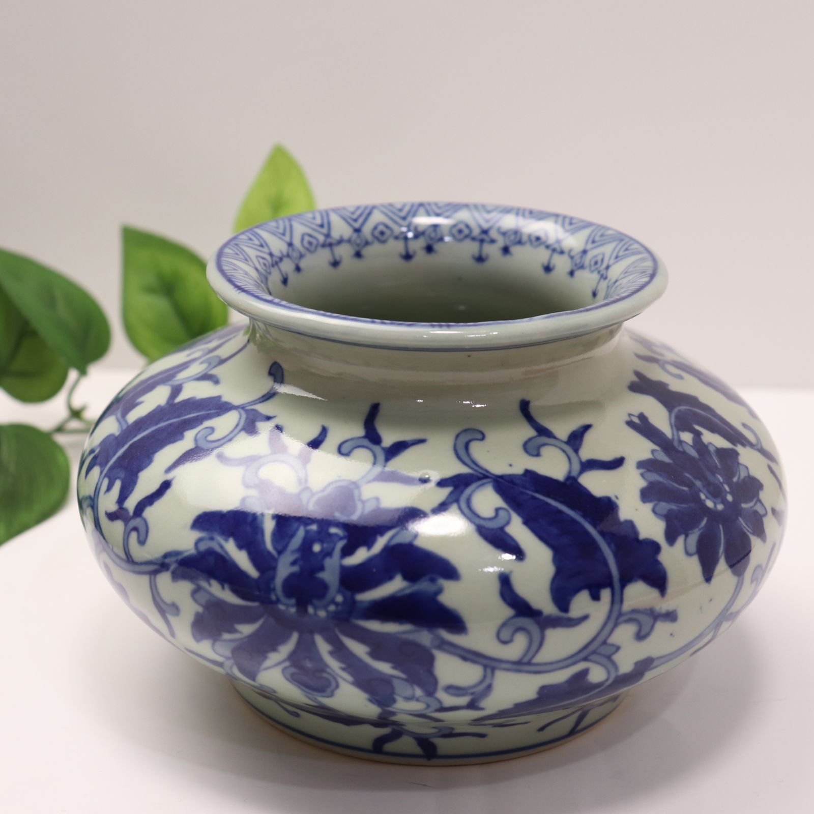 【古美術】大清乾隆 飾り壺 中国美術 花瓶 壺 装飾品 美術品 花瓶 インテリア アンティーク時代物 骨董 景徳 染付 中国