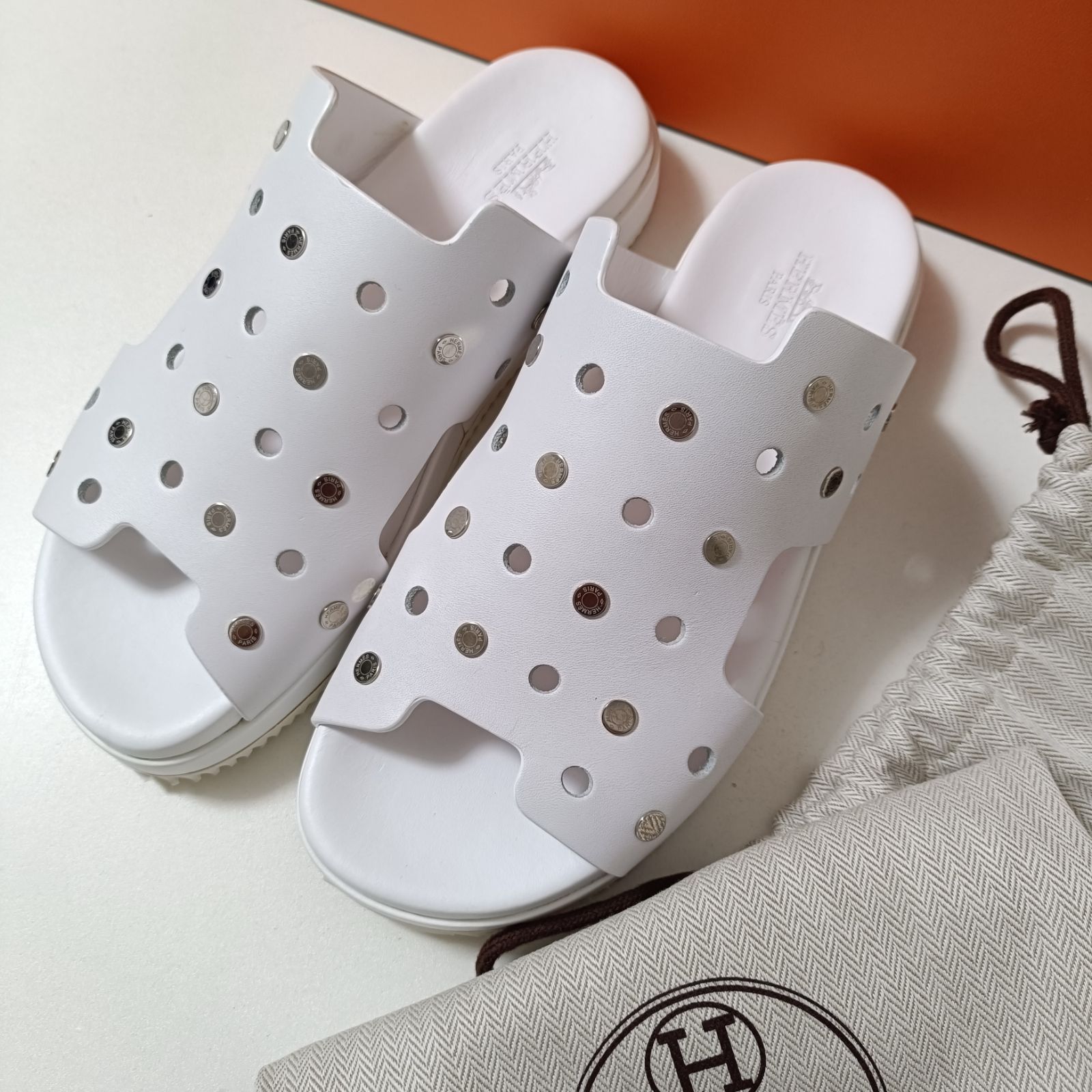 HERMES エルメス セリエ 本革レザー サンダル スタッズ×カットワーク ホワイト 37