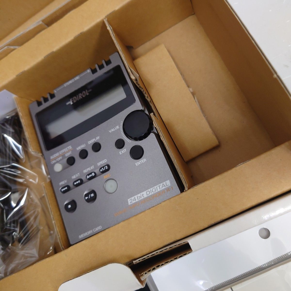 Edirol R-1 24bit デジタルレコーダー Edirol R-1 24bit デジタルレコーダー Roland EDIROL R-1