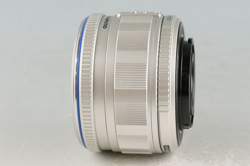 Lens