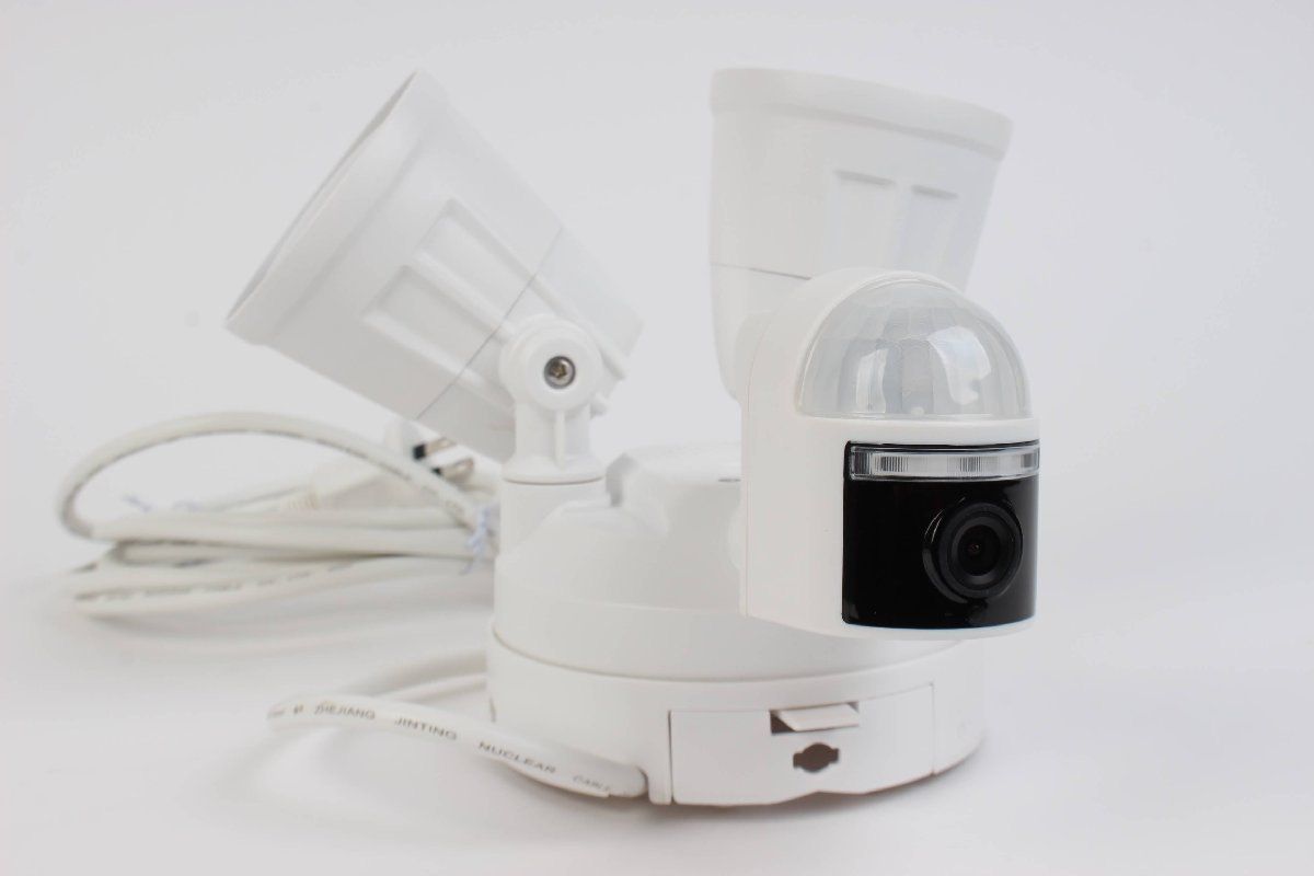 Swann Wifiフロードライト 4Kカメラ SWIFI-4KFLOCAM-JP センサーライト 4K Foodlight Security  Camera 防犯カメラ スワン R2401-279