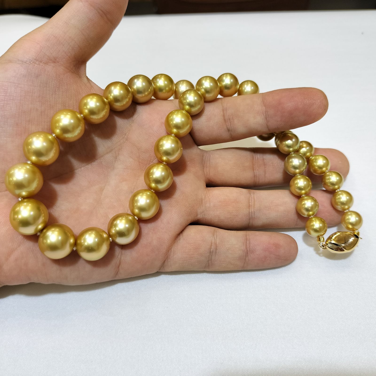 K18 白蝶真珠ナチュラルゴールデンパールネックレス - メルカリ
