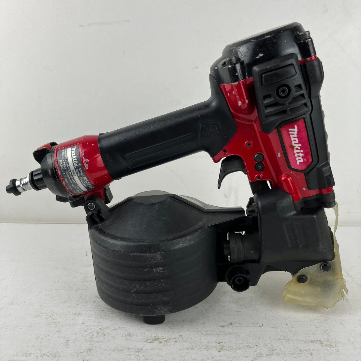 高圧 エア釘打ち機