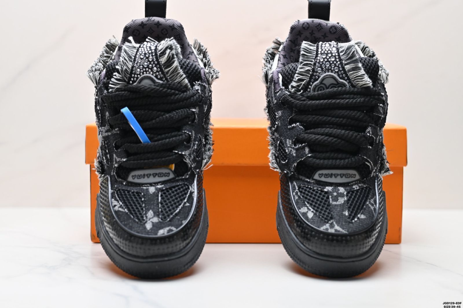 ライン スニーカー