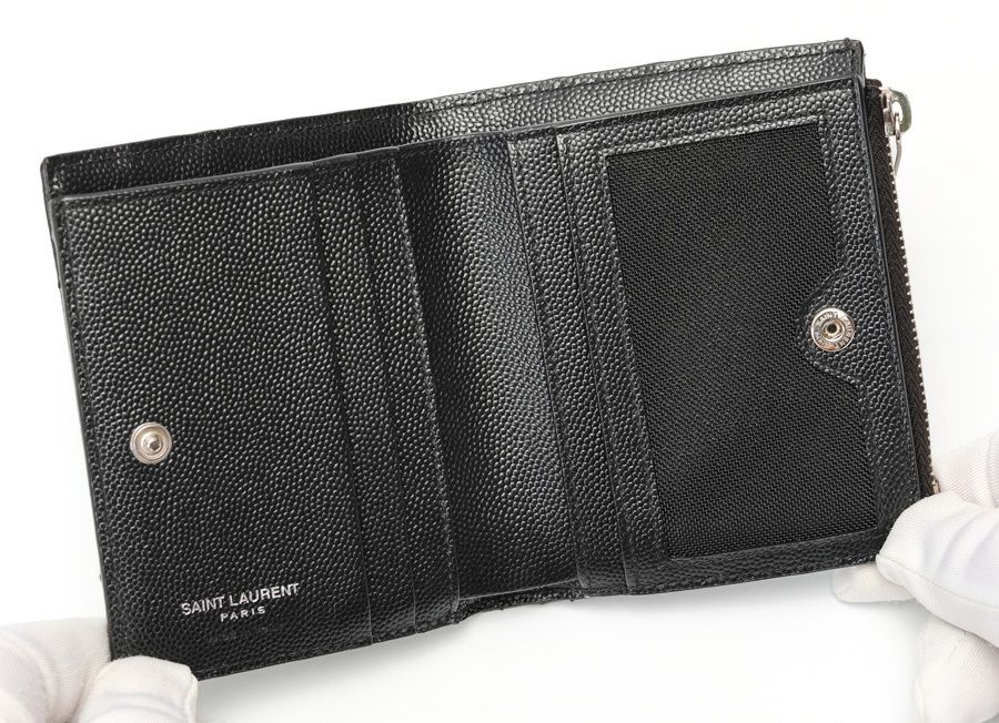 サンローラン / SAINT LAURENT　モノグラム バイフォールドウォレット　575879　グレイン ド プードルエンボスレザー　ブラック  【中古】 商品番号 T-159337 サンローラン / SAINT LAURENT モノグラム バイフォールドウォレット